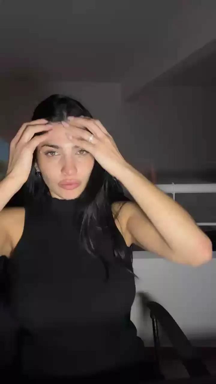 Sarah_Muller8 on Cam4 