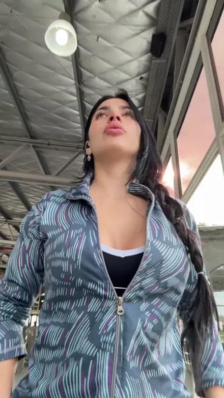 Sarah_Muller8 on Cam4 