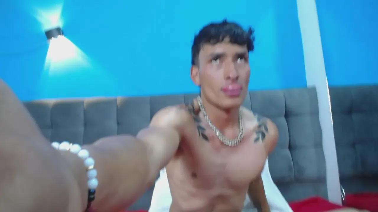 Offline SavageLover_ on Cam4