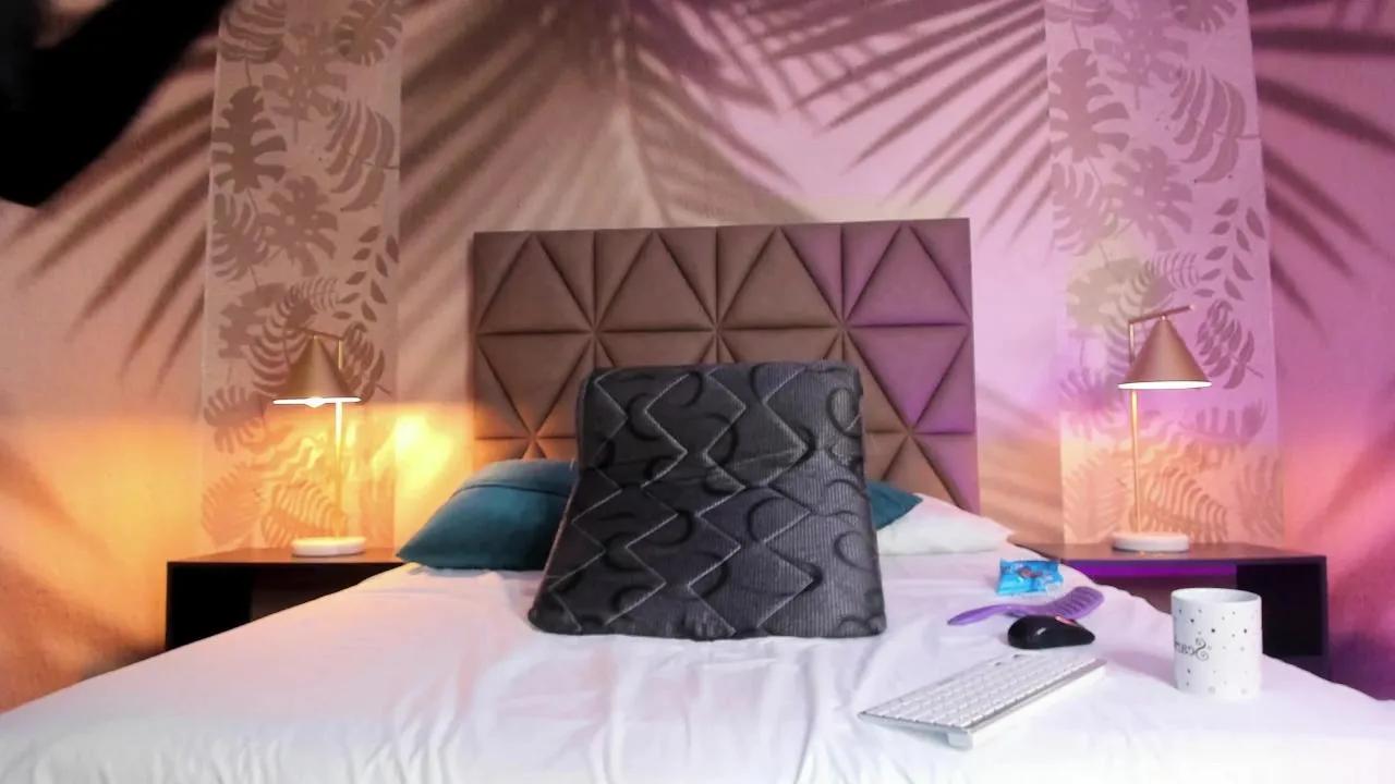 Scarleett_22 on Cam4