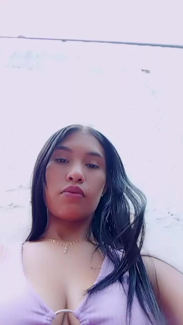 Offline Scarlett_pee on Cam4