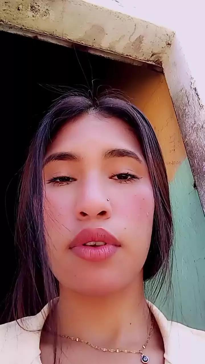 Offline Scarlett_pee on Cam4