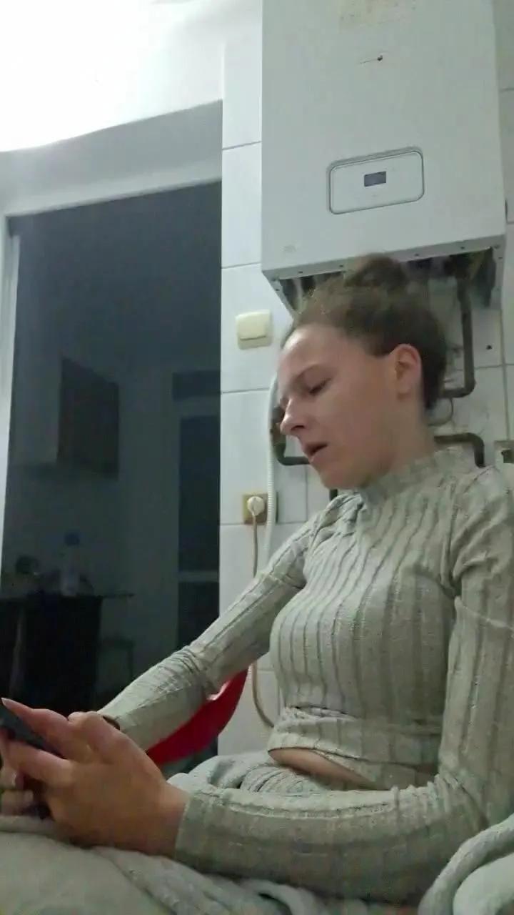 Selena101195 on Cam4 