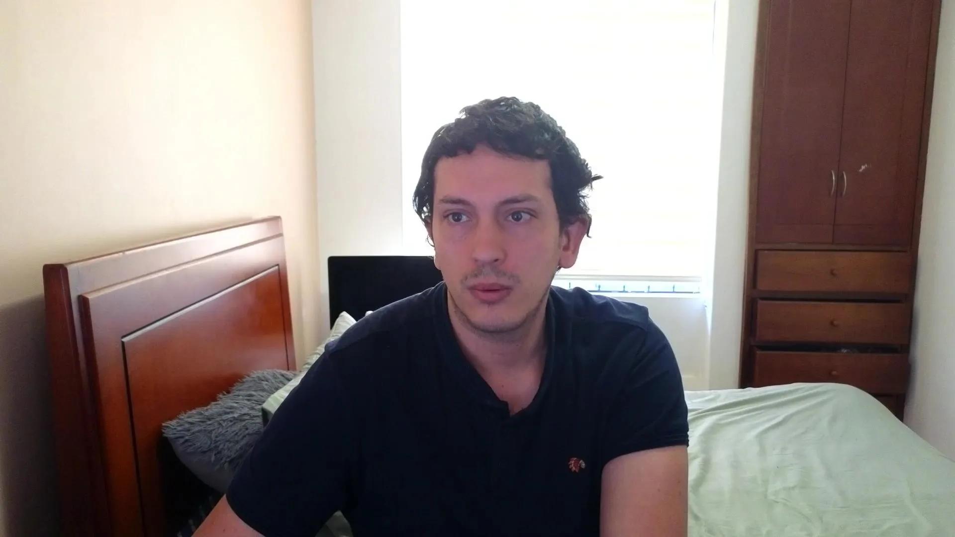 Offline Serguioguecha33 on Cam4