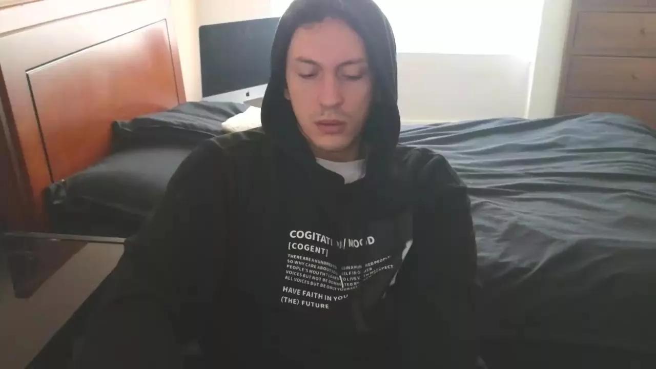 Offline Serguioguecha33 on Cam4