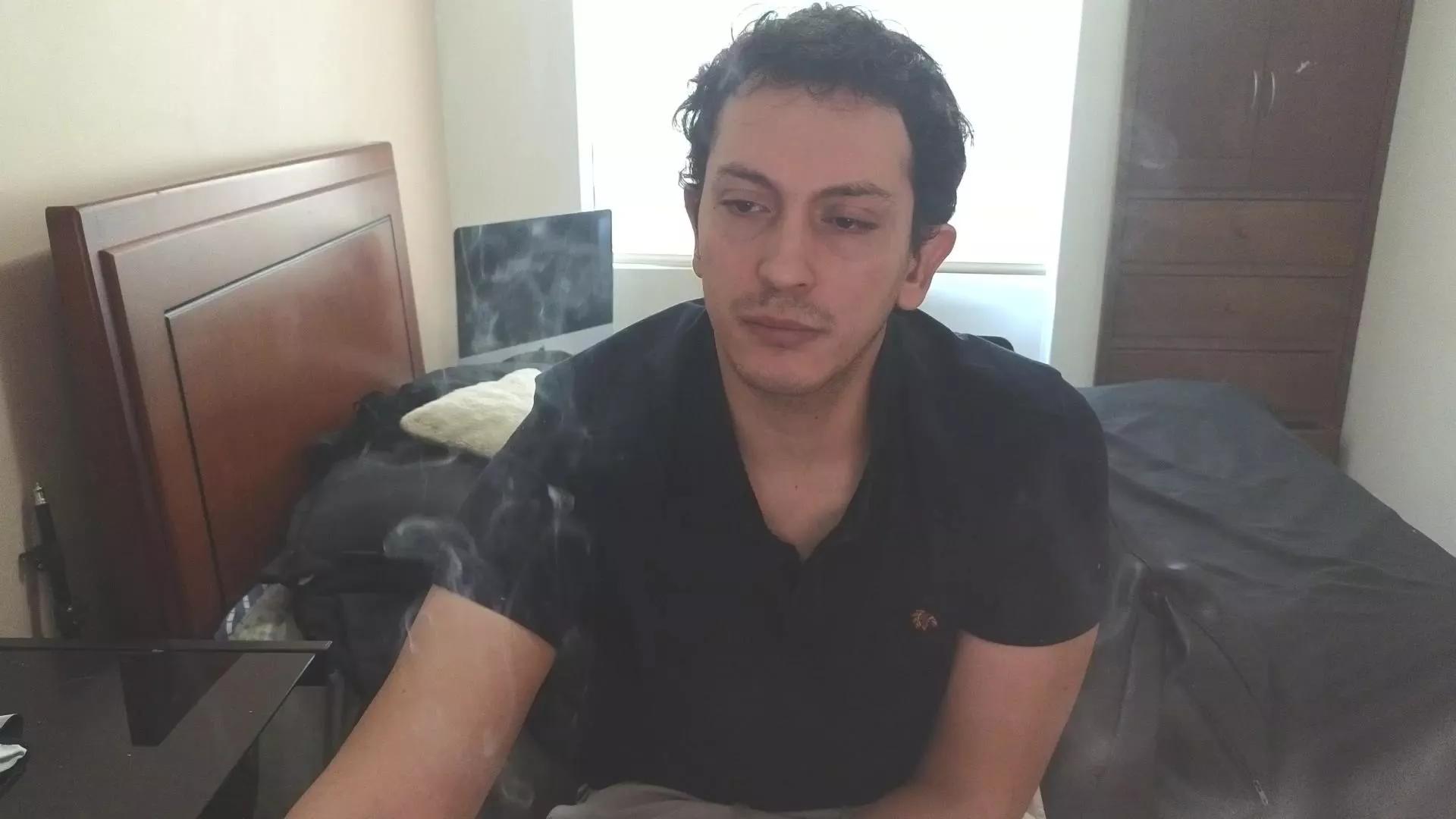 Offline Serguioguecha33 on Cam4