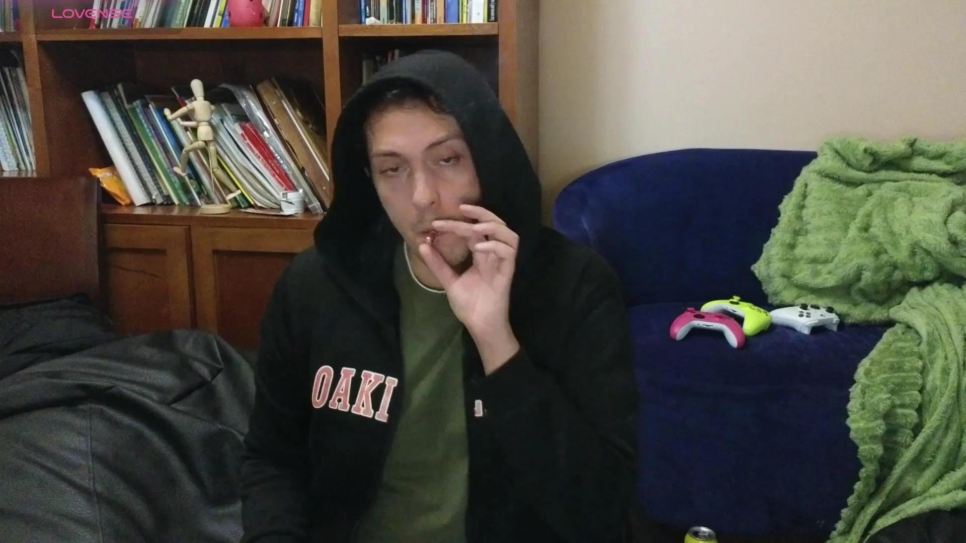 Offline Serguioguecha33 on Cam4