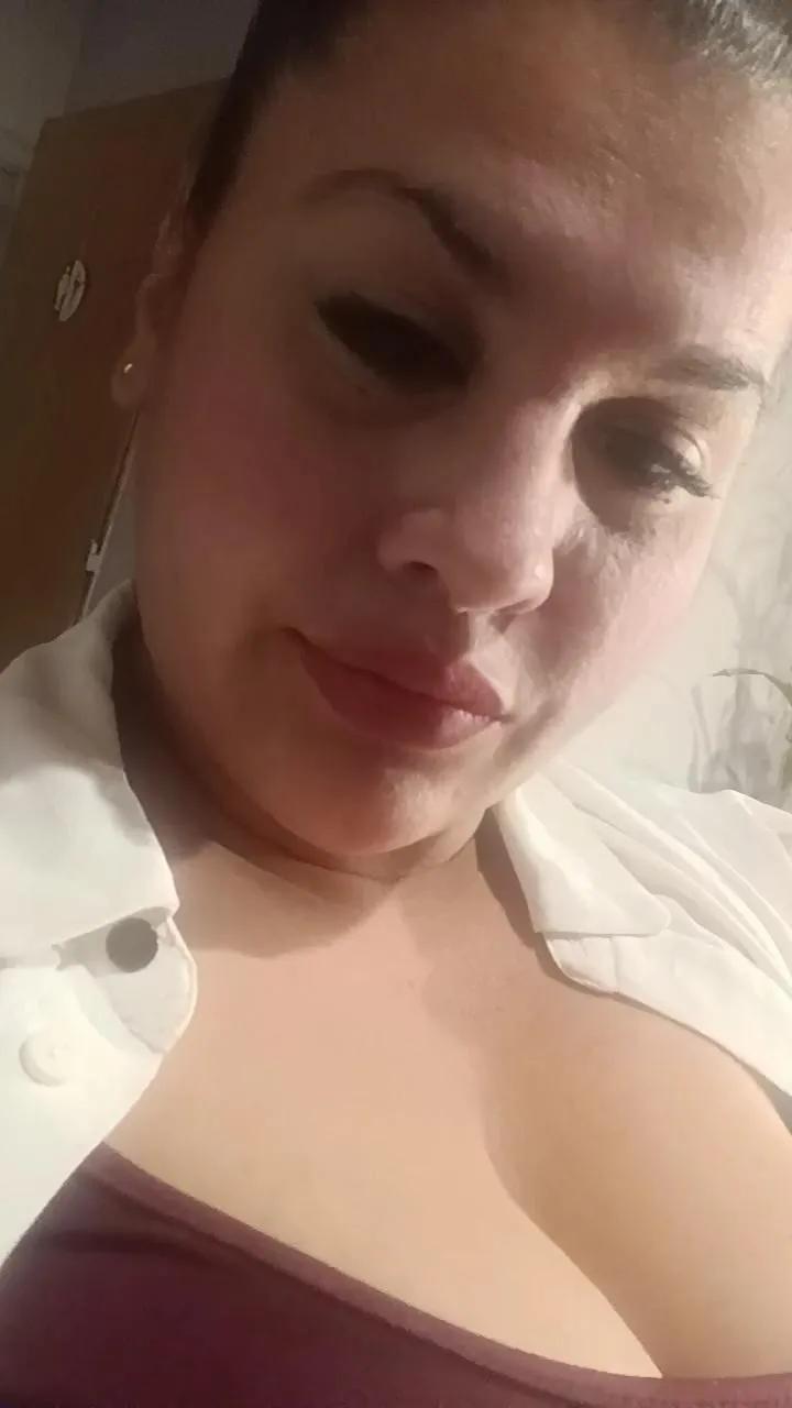 Offline sexylips2024 on Cam4