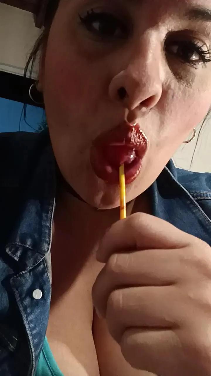 Offline sexylips2024 on Cam4