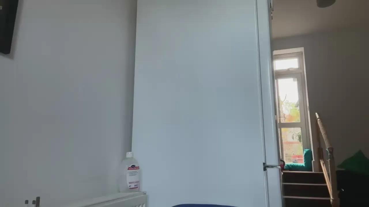 Offline short_and_cute on Cam4