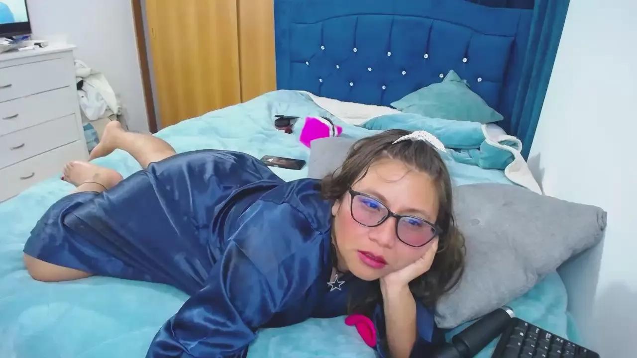 Offline Slutdirty1xxx on Cam4