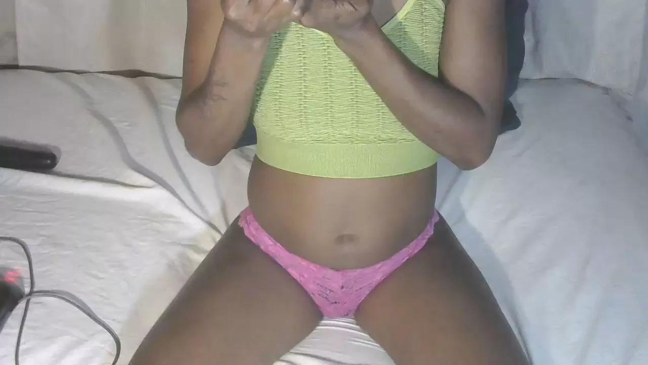 Offline Small2023 on Cam4