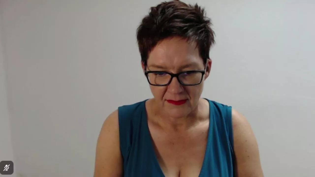 Offline Sofie_Velvet on Cam4