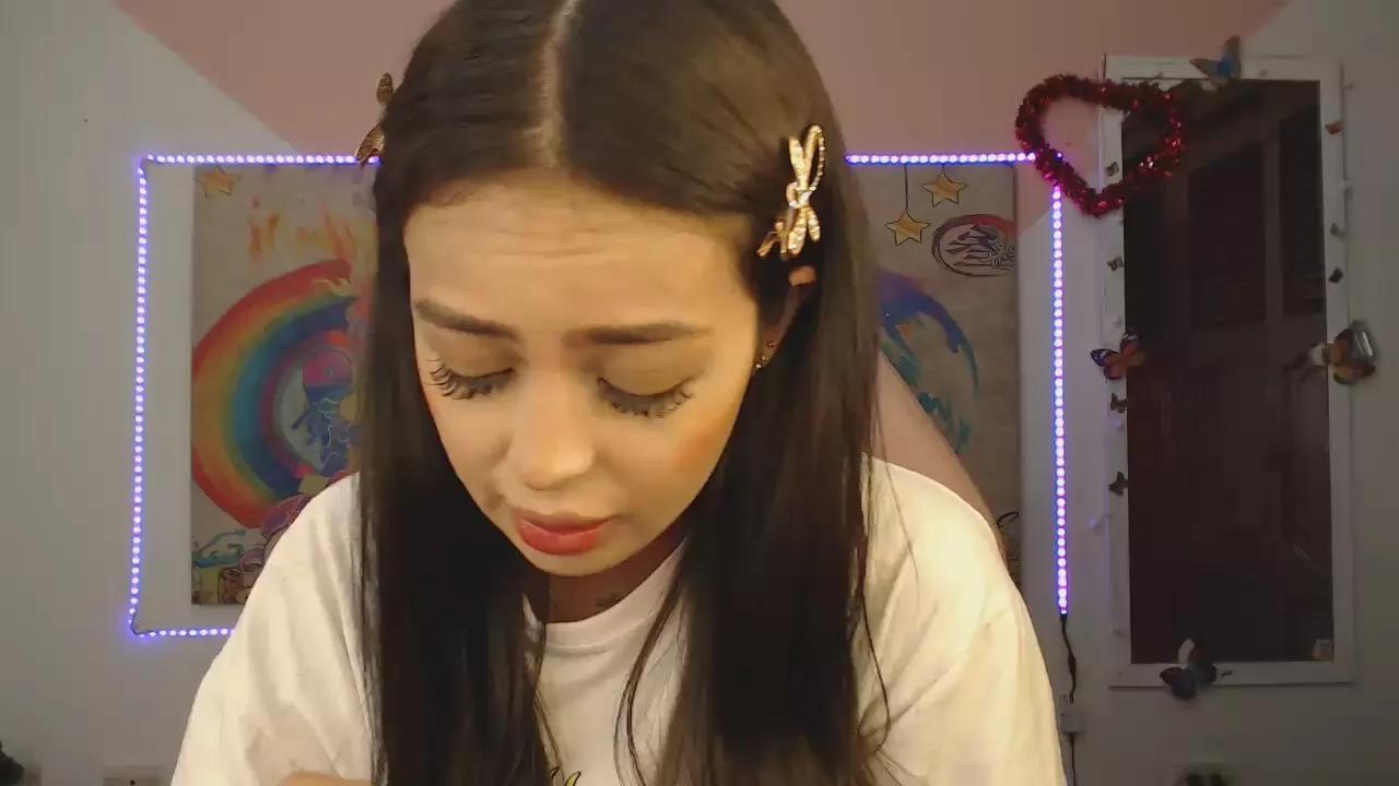 Offline Sweetcandy_0202 on Cam4