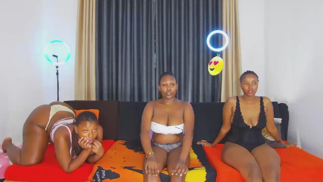 Offline Sweetchocolette on Cam4