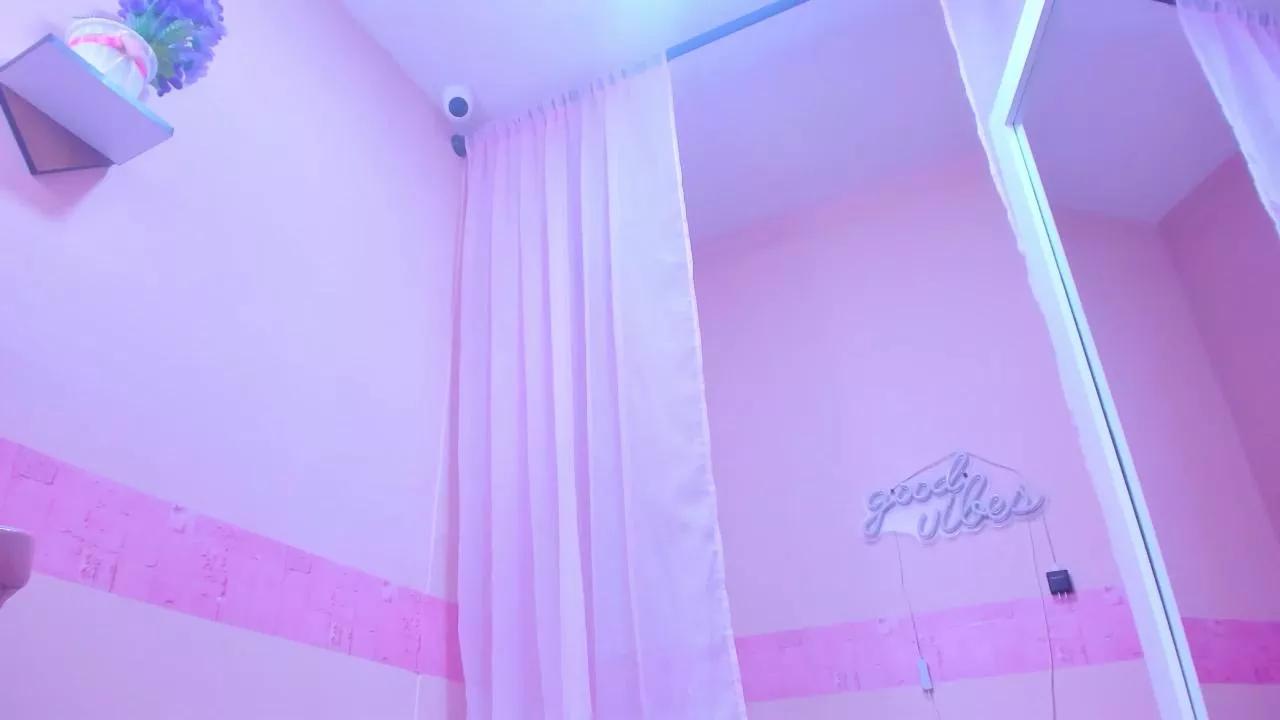 Offline Taniabenelli on Cam4