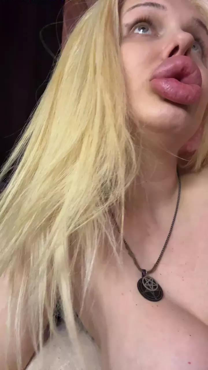 Freechat tanyangel90 on Cam4