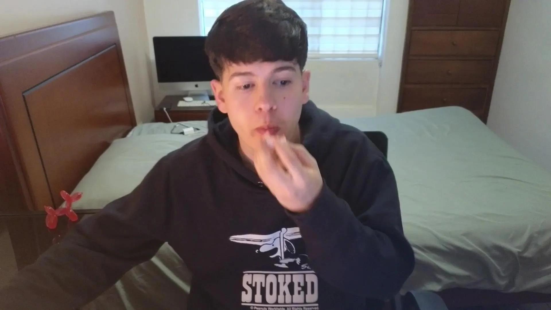 Offline tightncuteass on Cam4