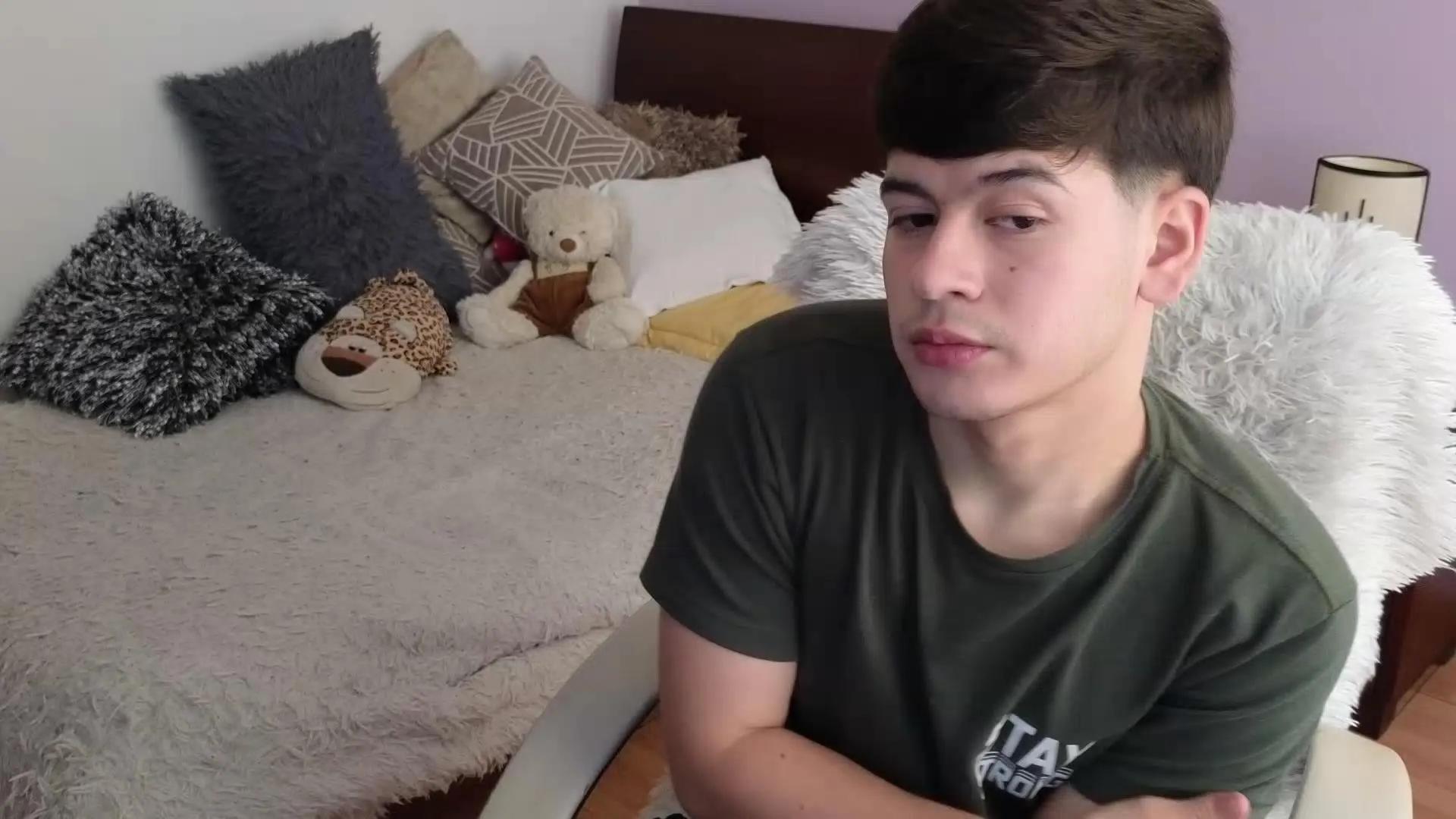 Offline tightncuteass on Cam4