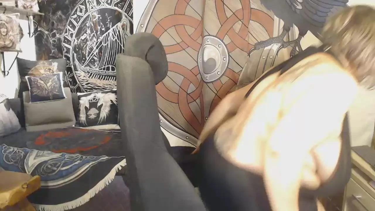 Offline Titten_Luder on Cam4