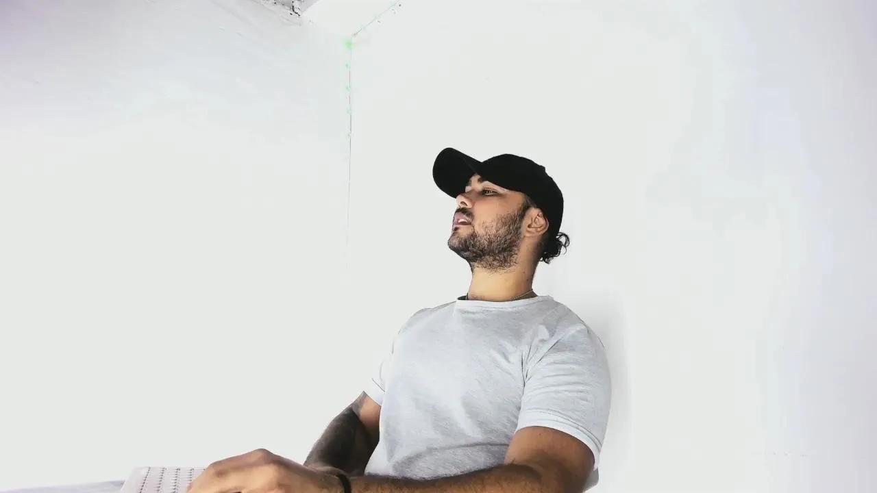 Offline Tommy_Sccot on Cam4