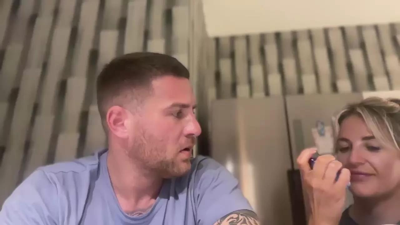 Offline TWOPEESINAPOD on Cam4