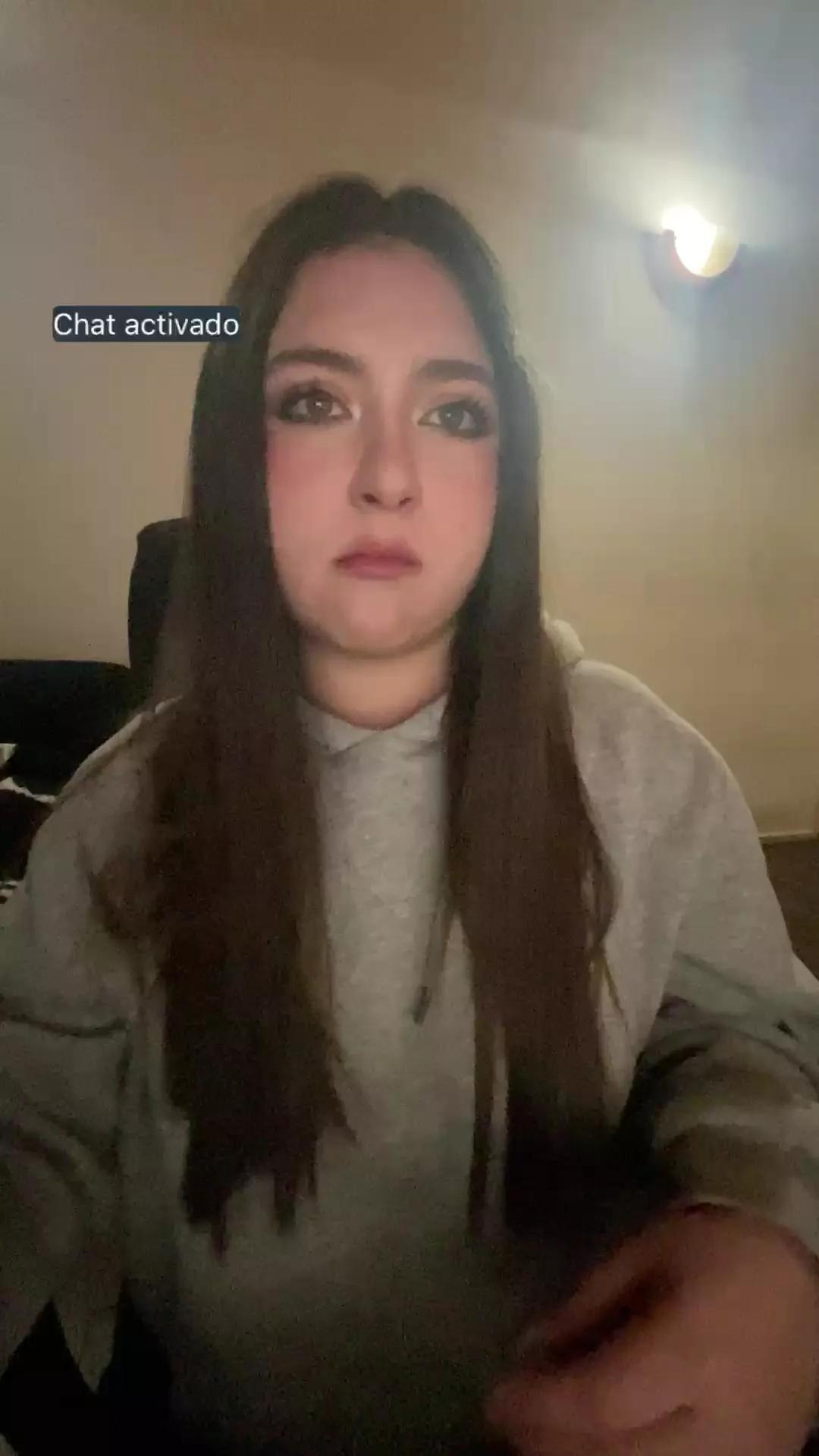 Offline Valentinauwu on Cam4