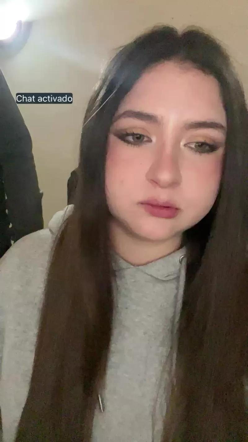 Offline Valentinauwu on Cam4