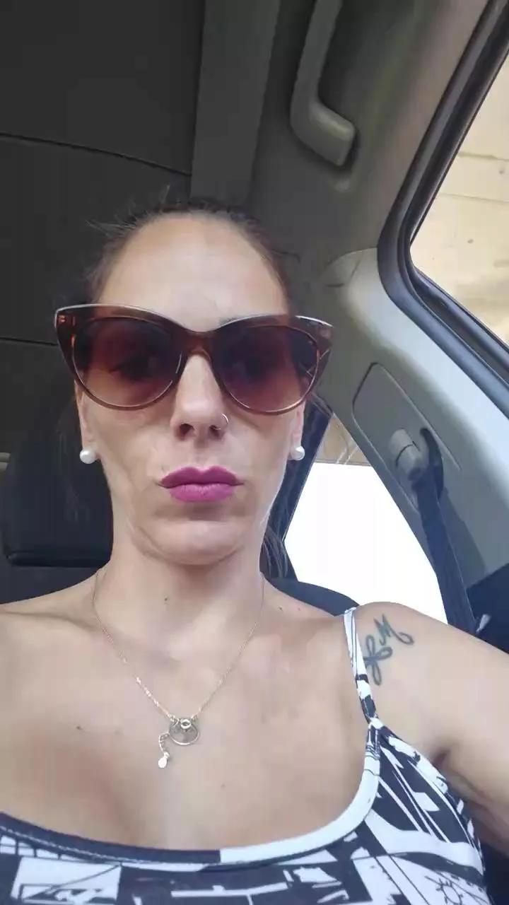 Offline Vampirosa on Cam4