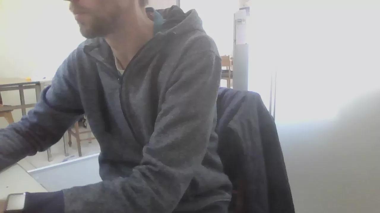 Offline willyhot_hot on Cam4