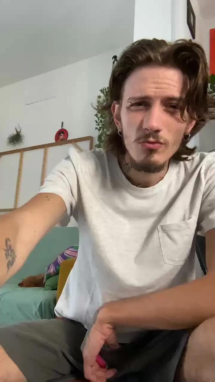 Offline Xxxciroxxx on Cam4