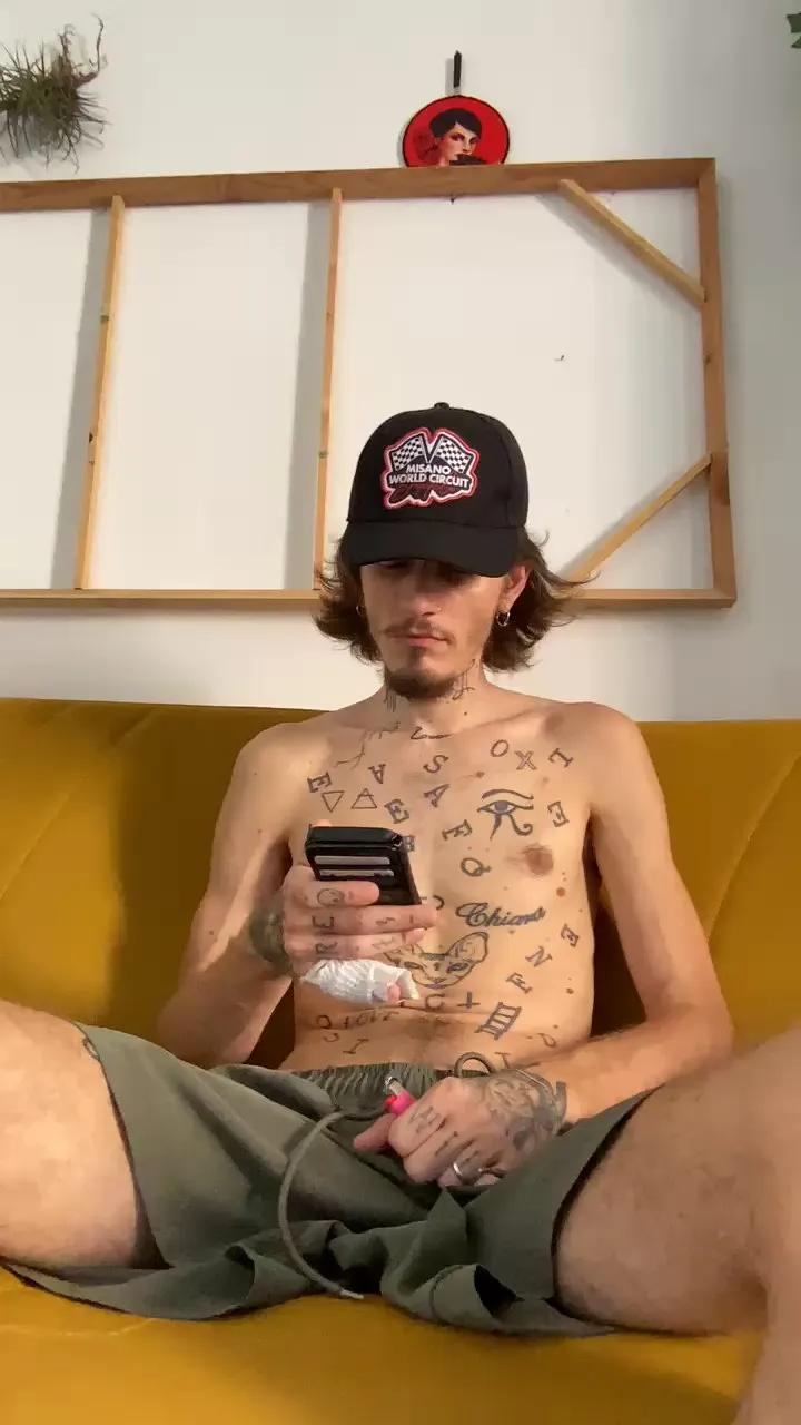 Offline Xxxciroxxx on Cam4