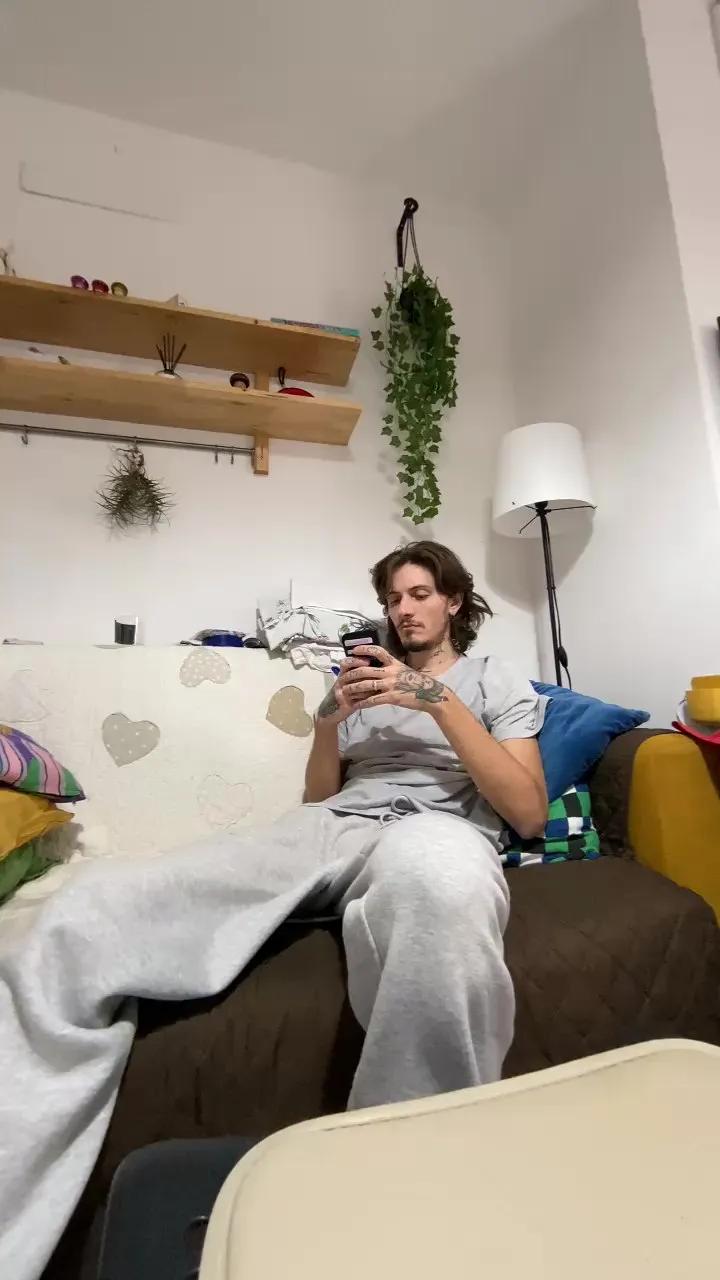 Offline Xxxciroxxx on Cam4