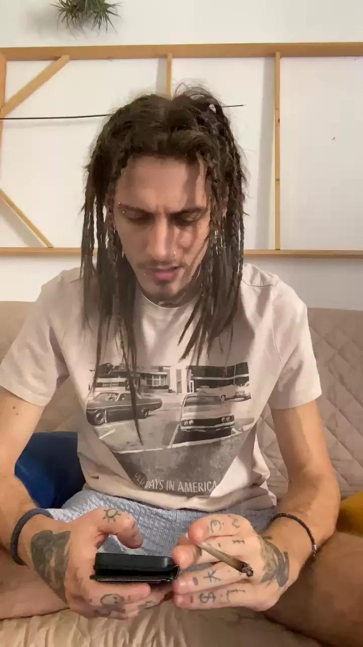 Offline Xxxciroxxx on Cam4