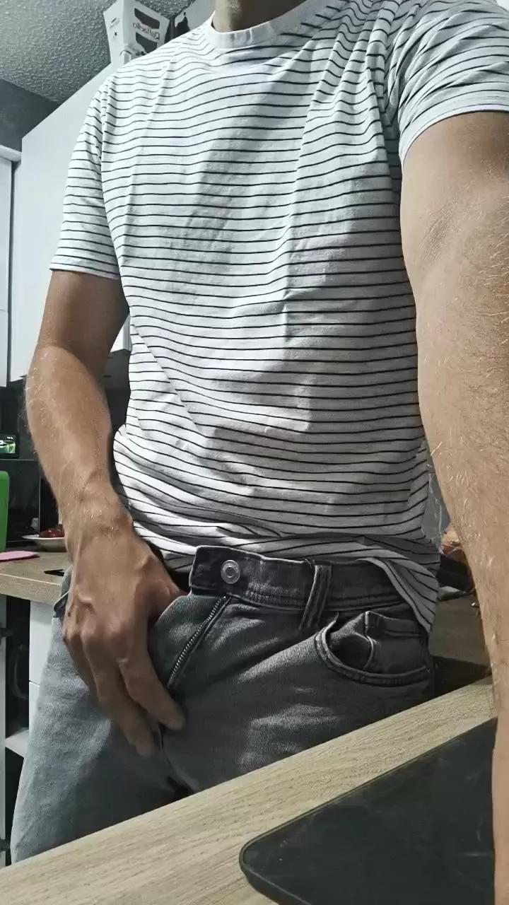 Offline xxxkxxx21 on Cam4