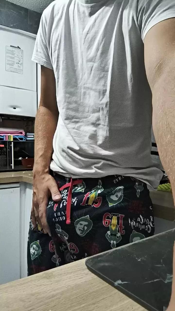 Offline xxxkxxx21 on Cam4