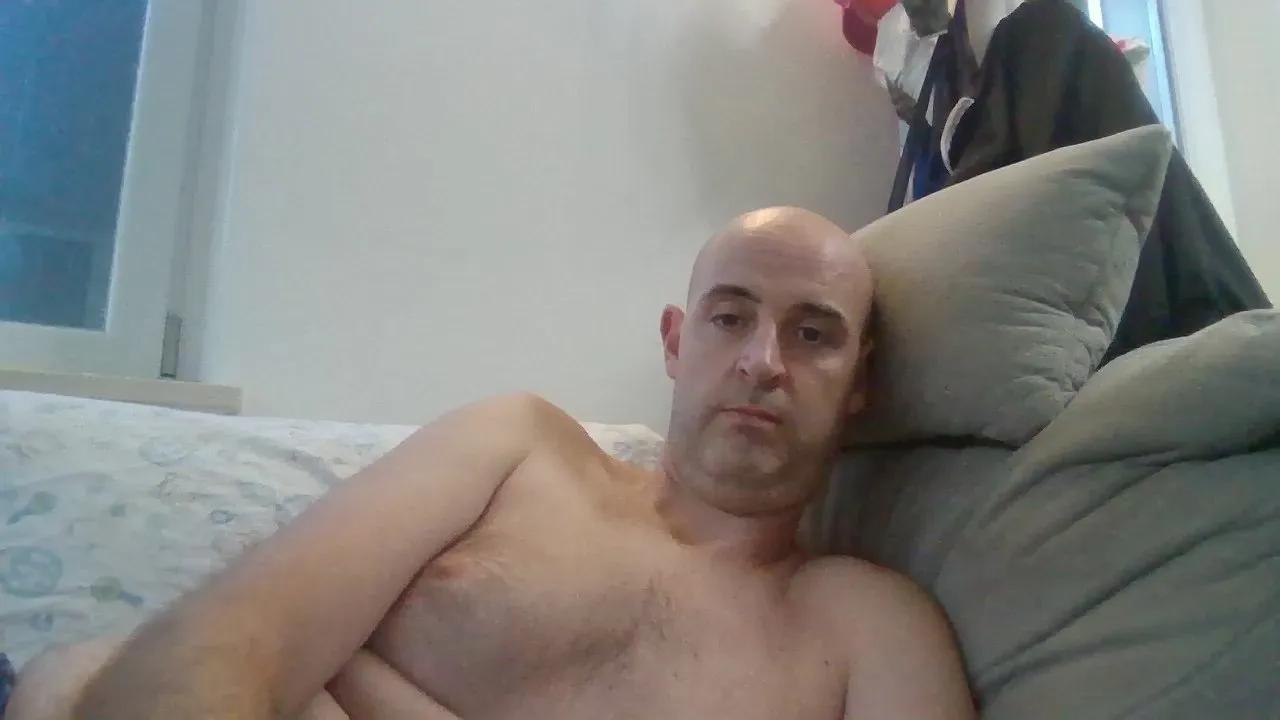 Offline Xxxme85 on Cam4
