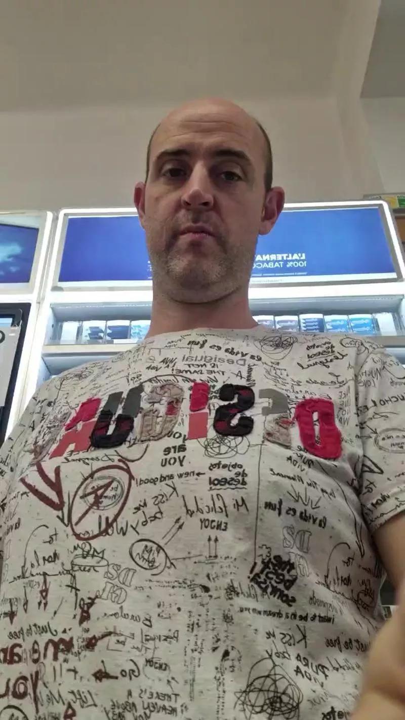 Offline Xxxme85 on Cam4