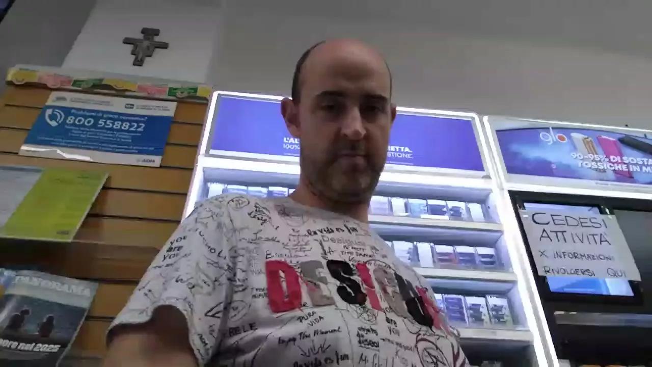 Offline Xxxme85 on Cam4