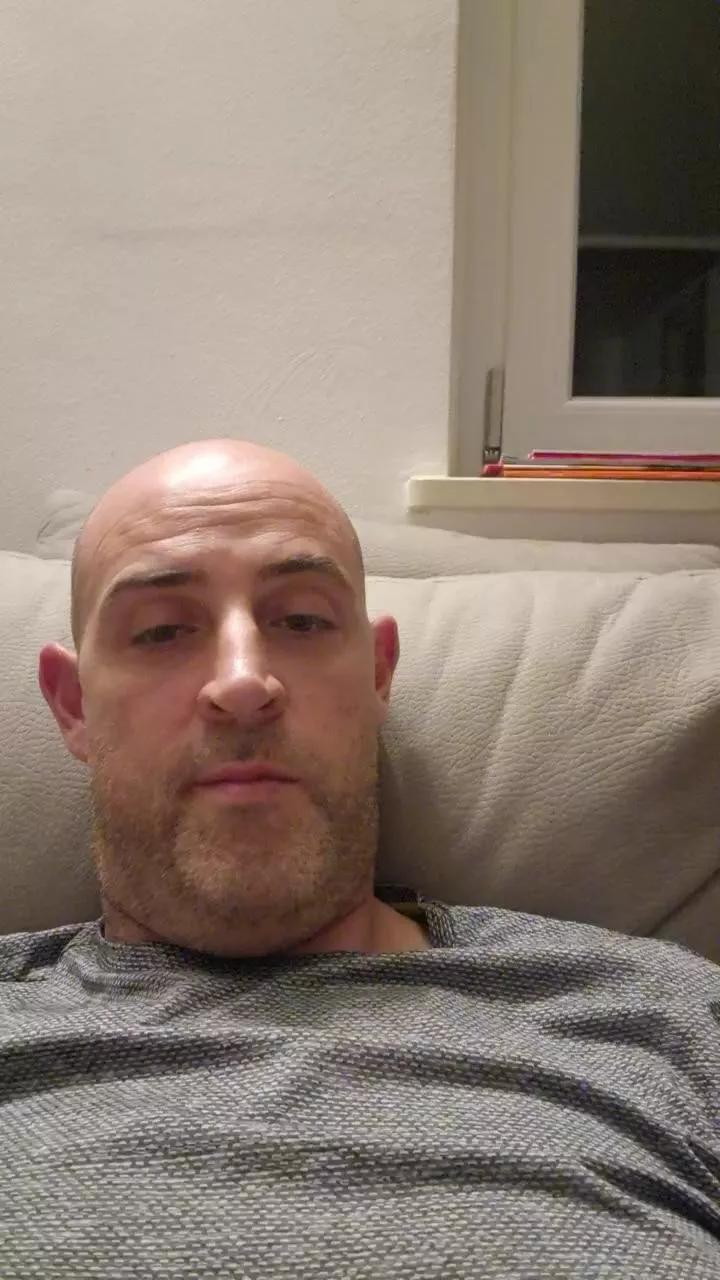 Offline Xxxme85 on Cam4