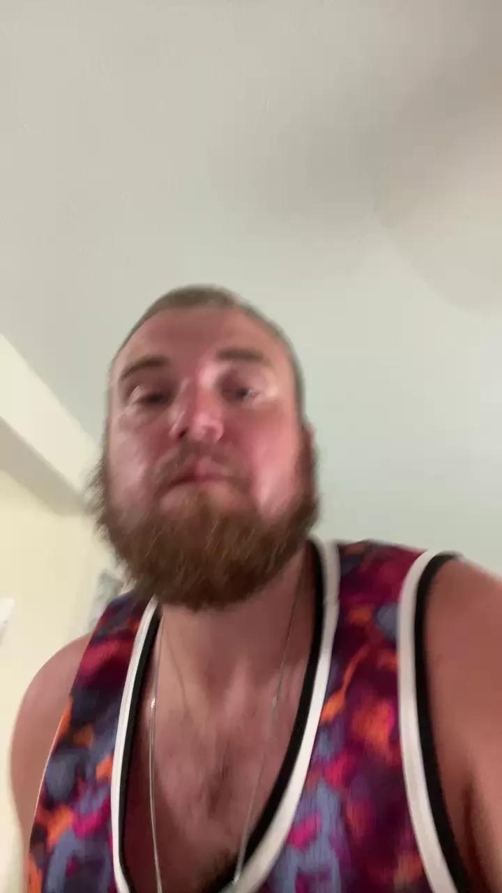 Offline Yearight181 on Cam4