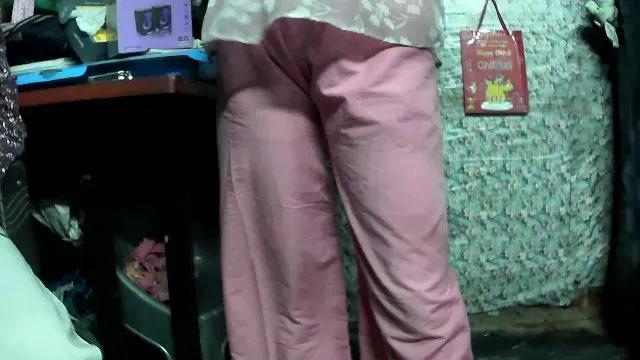 Offline YourSanam on Cam4