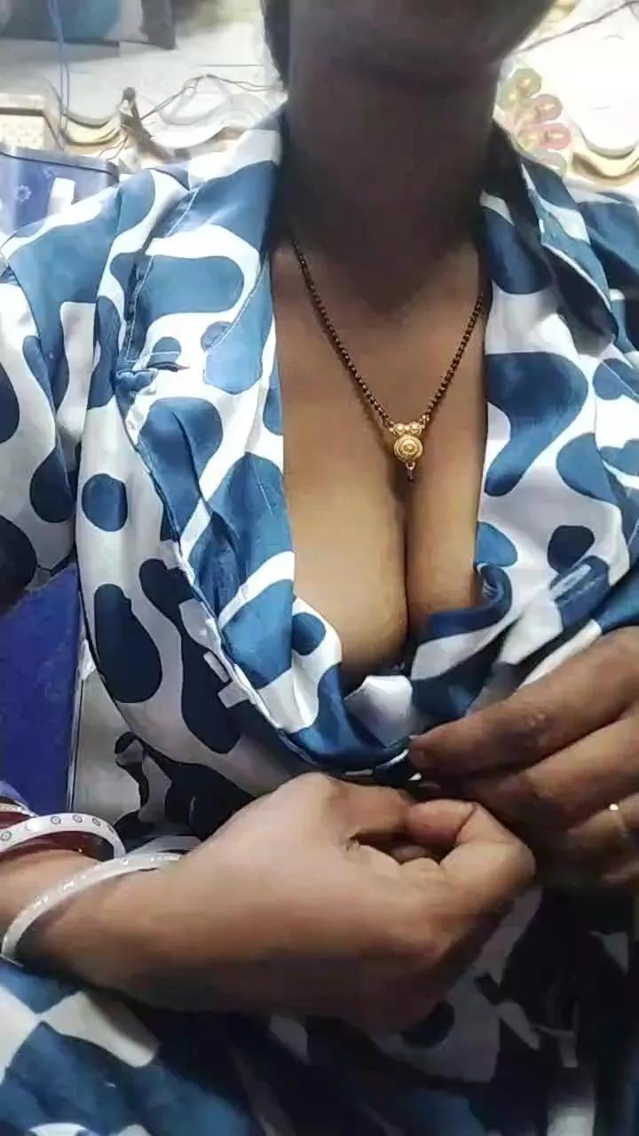 Offline YourSanam on Cam4