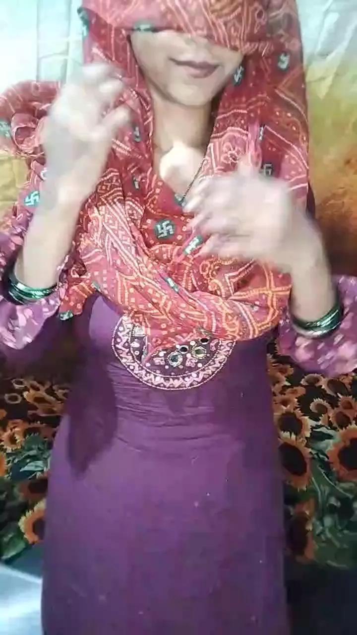 Offline YourSanam on Cam4