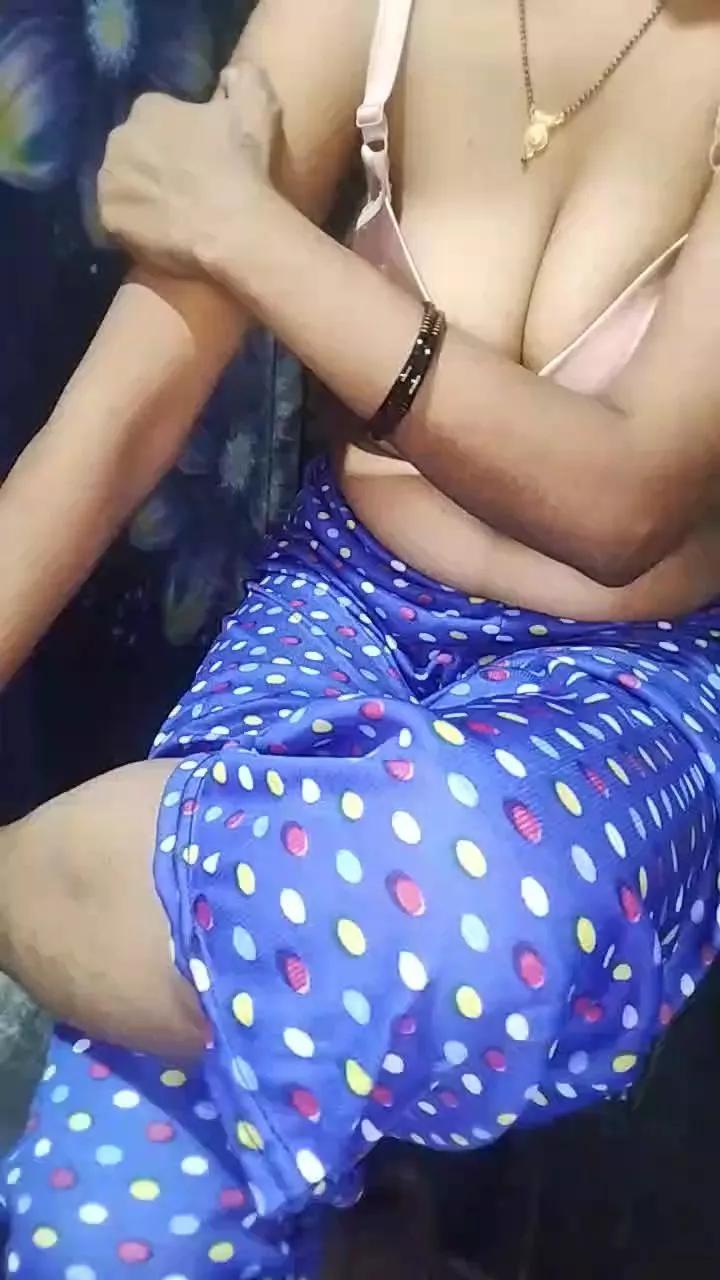 Offline YourSanam on Cam4