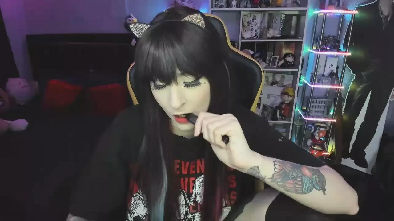 Offline Yummypink on Cam4