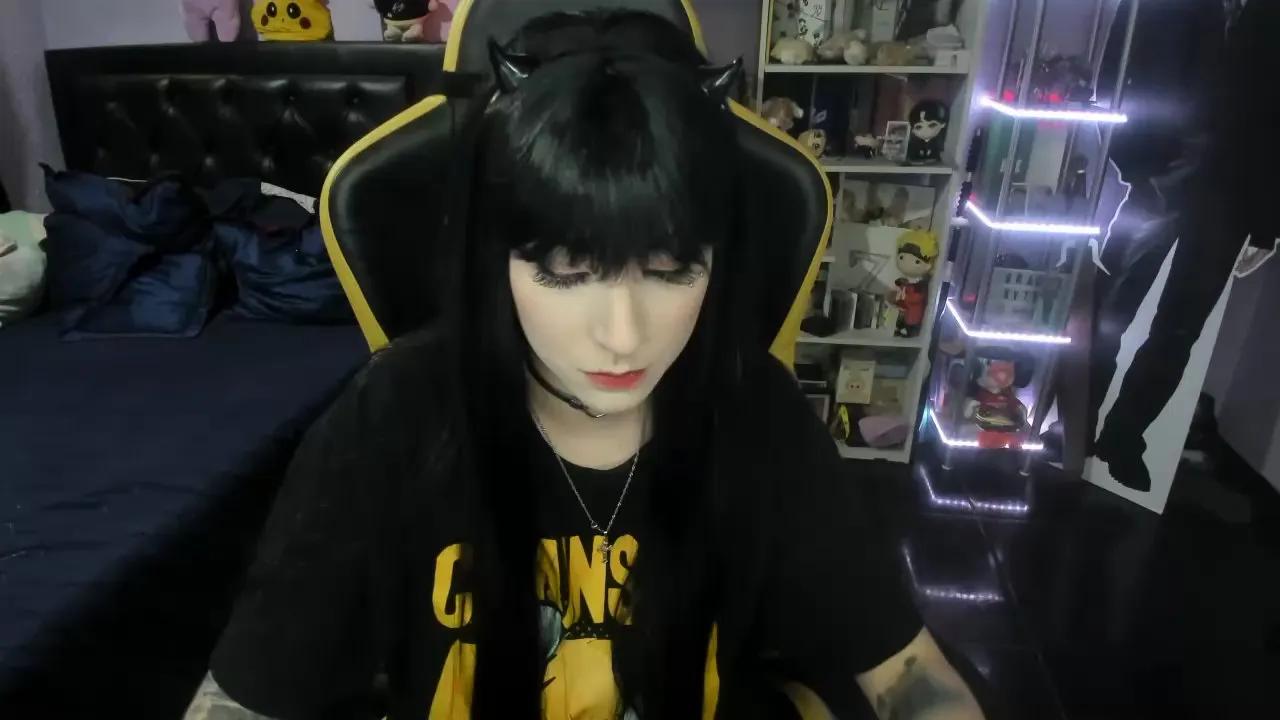 Offline Yummypink on Cam4