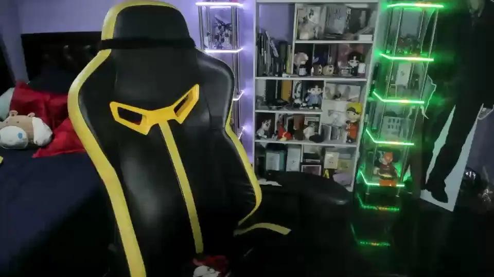 Offline Yummypink on Cam4