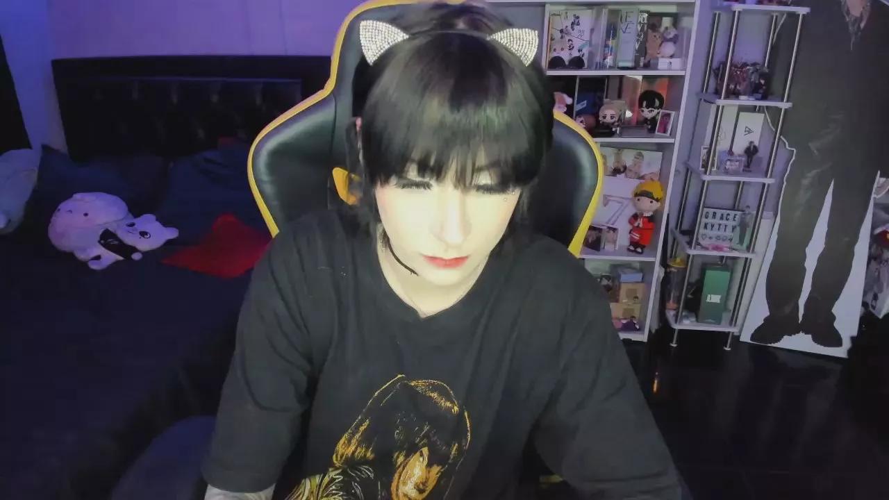 Offline Yummypink on Cam4