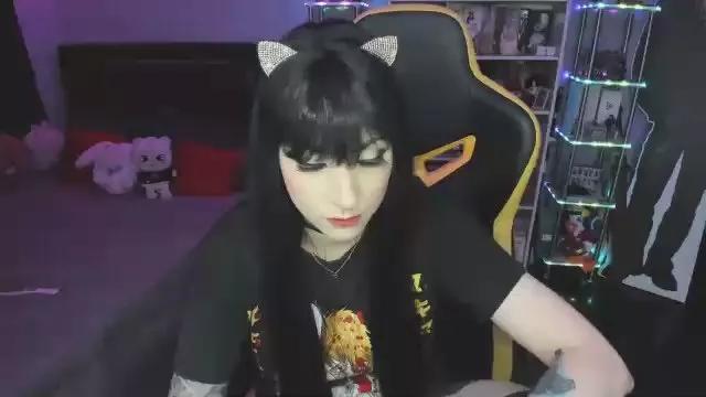 Offline Yummypink on Cam4